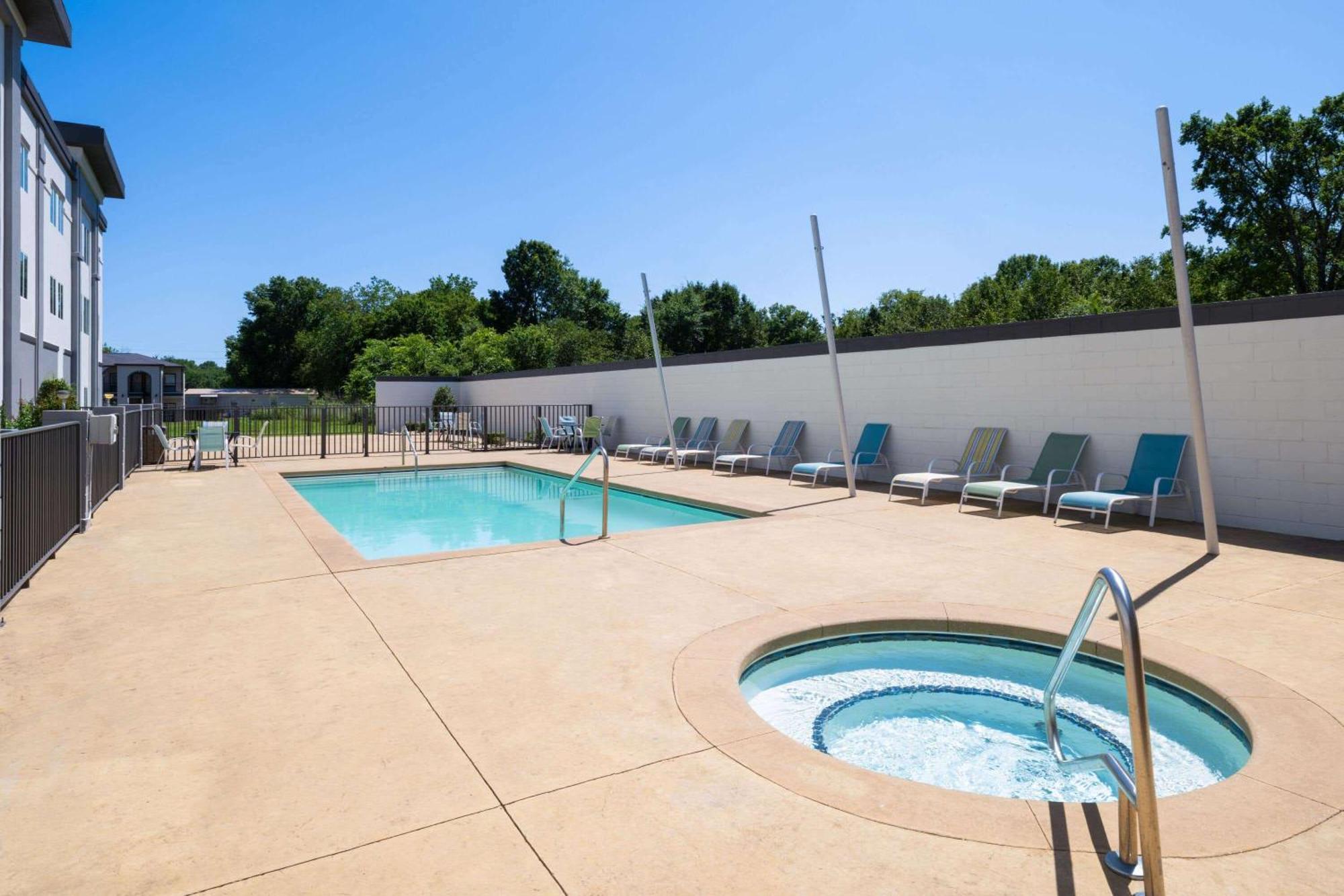 Hotel La Quinta By Wyndham Muskogee Extérieur photo